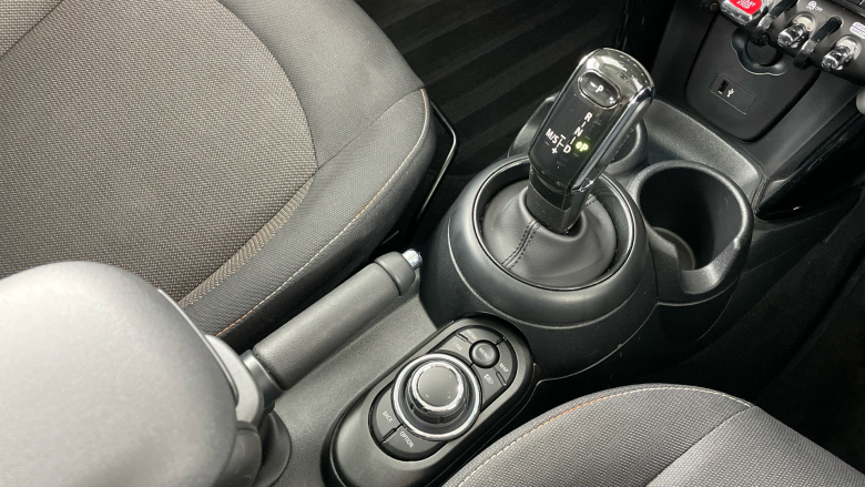 MINI Hatchback 1.5 Cooper Classic Premium 5dr Auto Petrol Hatchback